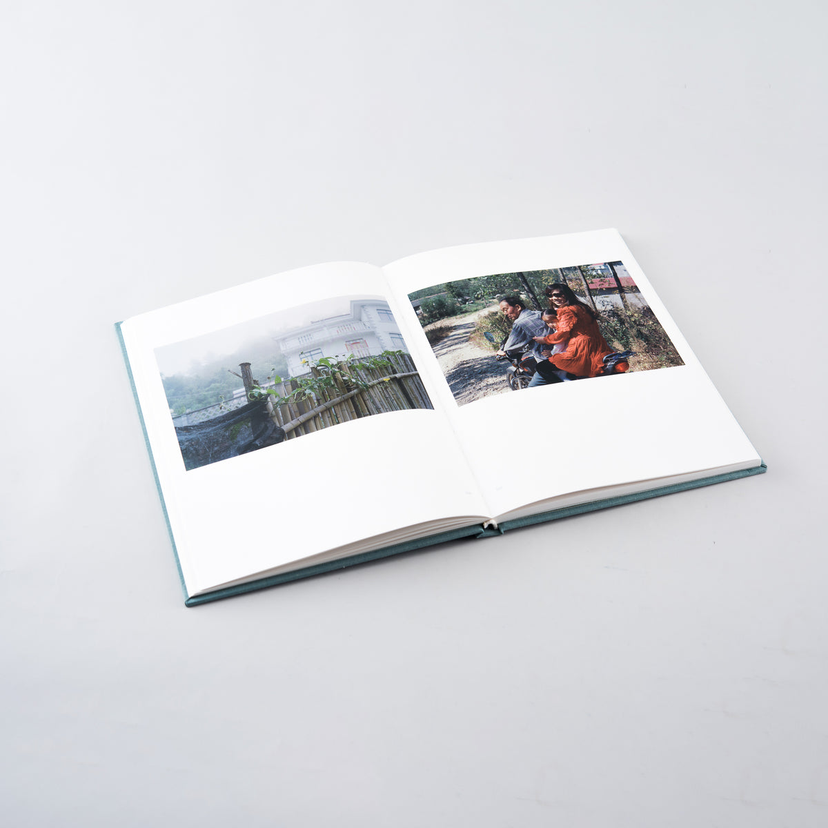 A River Passing Through The Mountains | Shen Qiong